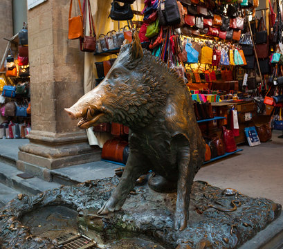 Bronze pig fountain in Florence