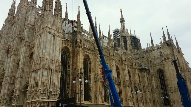 Milan Duomo Crane Restoration
