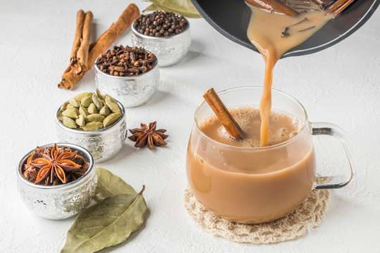 チャイ　インドのミルクティー　Herb tea with milk of Chai India