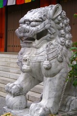 Fototapeta na wymiar Lion statue Japan