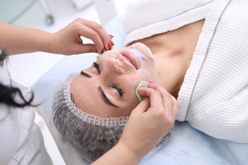 Cleaning the skin with foam