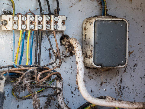 Unfallquelle elektrische Anlage fehlender Ber&uuml;hrungsschutz