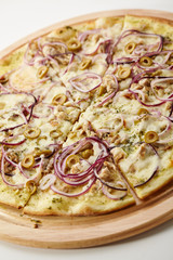 Pizza with Mozzarella, Tuna, Onions and Olives