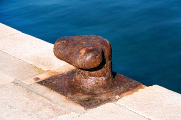 Brown cleat for ships and boats