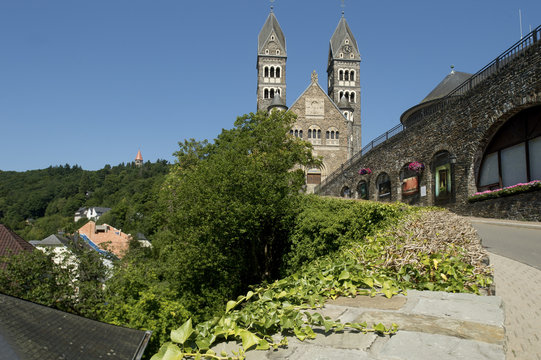 Clervaux,Kerk van de Heiligen Cosmas en Damianus 