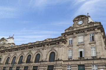 Fototapeta na wymiar Oporto S. Bento Train Station Outside