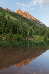 Fototapeta na wymiar Scenic Mountain Reflection