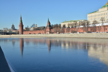 Fototapeta na wymiar Kremlin embankment of the Moscow river.