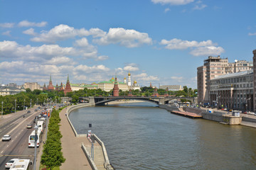 Fototapeta na wymiar Moscow Kremlin and Moscow river.