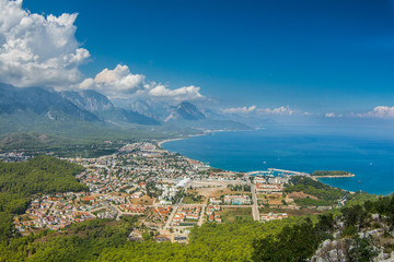 Fototapeta na wymiar view of the town of Kemer and sea from a mountain