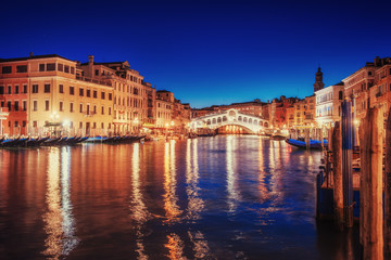 Fototapeta na wymiar City landscape. Rialto Bridge in Venice, Italy
