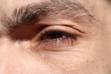 Fototapeta premium regard en amande yeux marrons