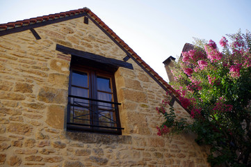 romantique façade de maison, dordogne, france, 