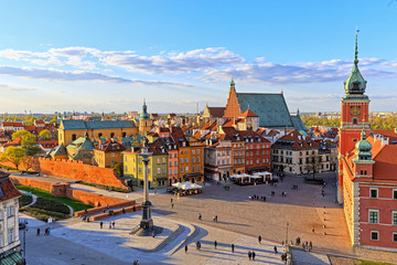 Widok z góry na stare miasto w Warszawie. HDR - wysoki zakres dynamiczny - 137518248