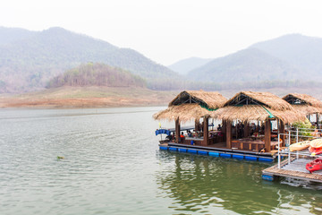 Fototapeta na wymiar Houseboat in Mae Ngad dam, Chiangmai Thailand