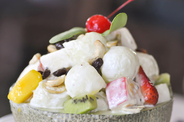  fruit salad in lemon dish