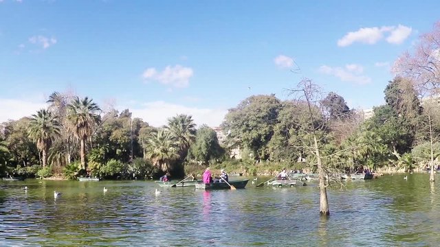 barcelona ciutadella park sun light 