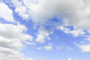 Obraz premium sky with big white cloud, and raincloud cover beautiful with copy space for add text