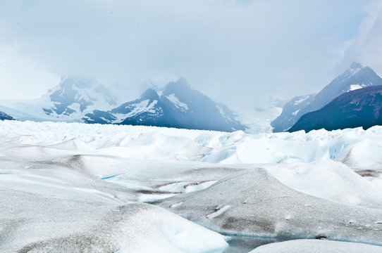Gletscher Perito Moreno mit Nebel