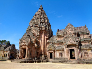 Naklejka premium Prasat Hin Phanom Rung, Ancient Khmer Temple against vivid blue sky, Buriram Province of Thailand