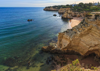  Praia dos Beijinhos (Lagoa, Portugal).