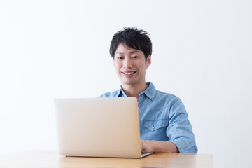 男性　カジュアル