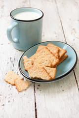 crackers  and  mug of milk