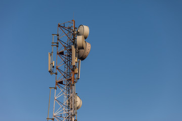 Communications tower