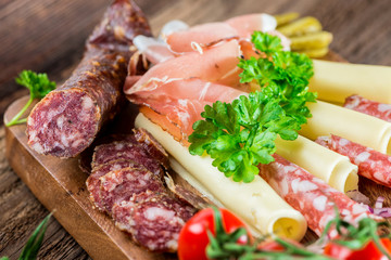 Brettljausn - Wurst und Käse Platte - Jause