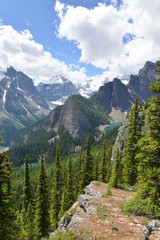 Fototapeta na wymiar Montagnes canadiennes