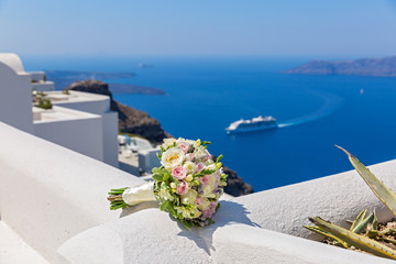 Fototapeta na wymiar Wedding bouquet on Santorini