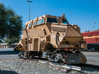 Apartheid-Panzerwagen auf Schienen; Windhoek, Namibia