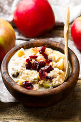 overnight oats with apples cranberrie and cinnamon