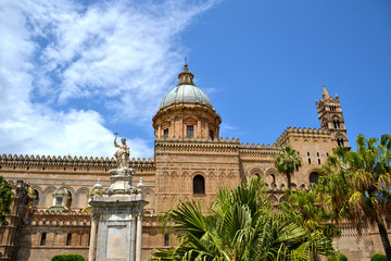 Naklejka premium Maestosa Cattedrale di Palermo della Santa Vergine Maria Assunta