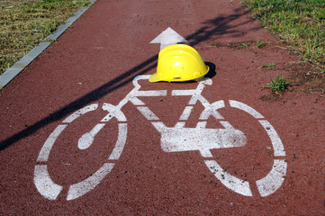 Pyöräväylä 單車徑 Droga rowerowa Велосипедная дорожка שביל אופניים Kerékpárút 자전거 길 Chodník pre cyklistov Pista ciclabile Ciclovía Radverkehrsanlage Cykelrute Aménagement cyclable Cycling infrastructure  © Comugnero Silvana