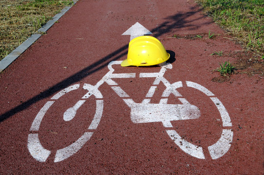 Py&ouml;r&auml;v&auml;yl&auml; 單車徑 Droga rowerowa Велосипедная дорожка שביל אופניים Ker&eacute;kp&aacute;r&uacute;t 자전거 길 Chodn&iacute;k pre cyklistov Pista ciclabile Ciclov&iacute;a Radverkehrsanlage Cykelrute Am&eacute;nagement cyclable Cycling infrastructure 
