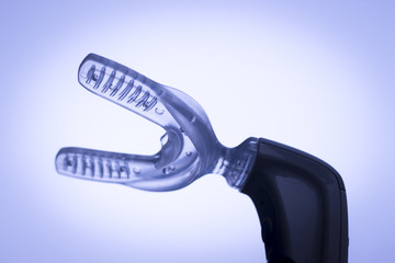 Teeth bracket dental vibrator