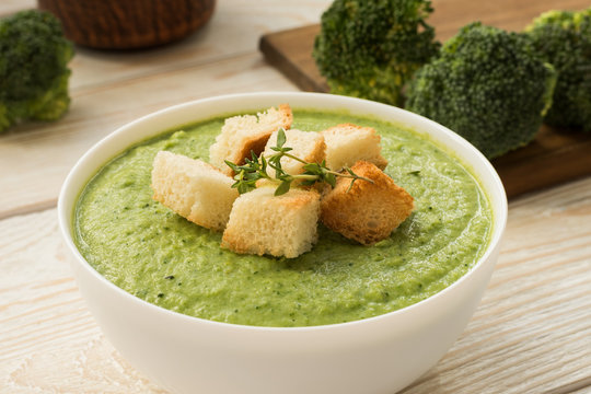 Cream - soup with broccoli in bowl