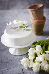 Fototapeta na wymiar Cake with flower 