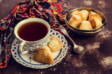 Triangular cookies with coconut