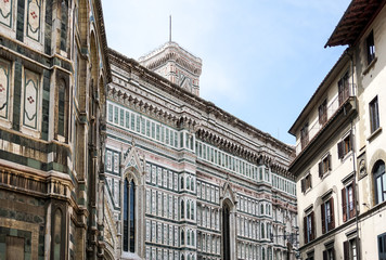 Obraz premium Beautiful street View of the Cathedral Santa Maria del Fiore in Florence, Italy
