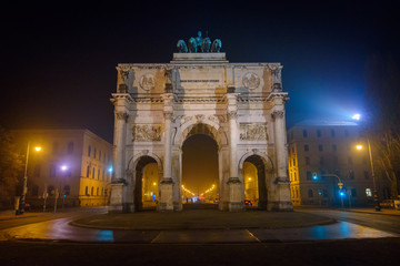 Fototapeta na wymiar Siegestor Arch, Munich