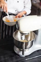 dough mixer for cake - 137640415