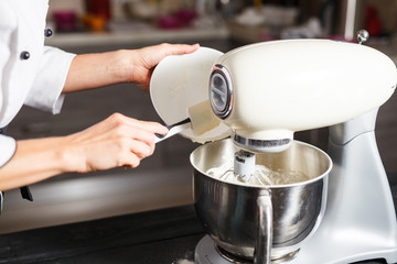 dough mixer for cake - 137640418