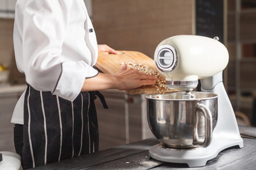 dough mixer for cake - 137640421