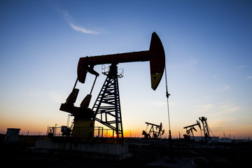 In the evening, the outline of the oil pump