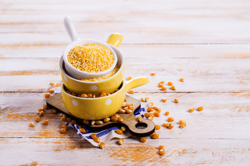 Corn grits and seeds