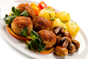 Roast meatballs and vegetables 