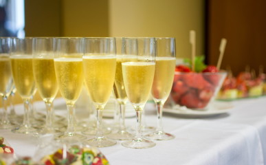 Champagne and strawberries at the reception