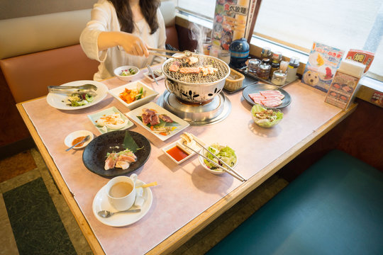 焼肉料理店